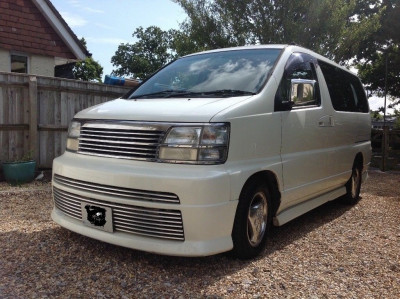 Nissan Elgrand.JPG