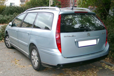 Citroen_C5_Kombi_rear_20071017.jpg