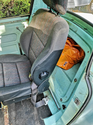 This is what passes as the "boot" in the Invacar