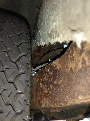 Nearside rear wheel inner arch clearance