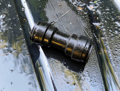 Compressed air connector on a fuel line?