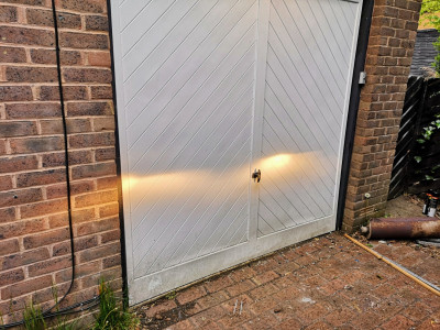 Nearside headlight no longer pointing skywards