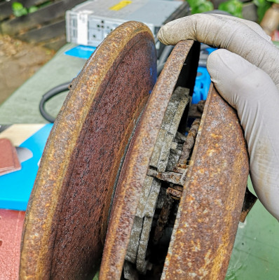Pulley running surfaces generally shouldn't look like a rust coloured version of the Lunar surface.