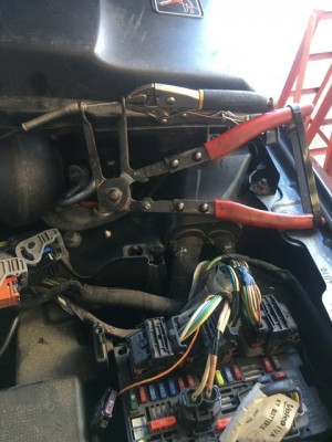 The Hose Clip Remover