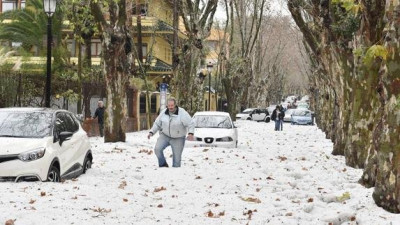 Malaga 30cm of hail 24.1.2020.jpg