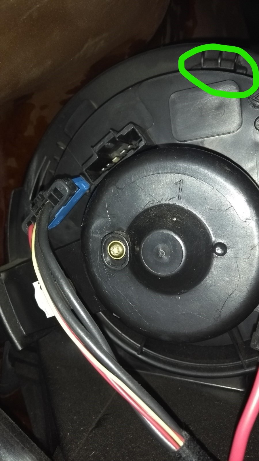 Citroen DS3 heater blower motor / resistor location and removal, 2010 2016  