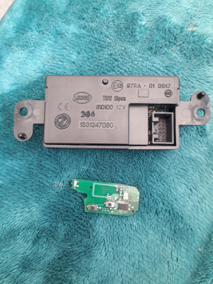 RF reciever and paired key fob chip