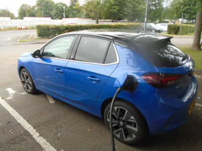 corsa in blue