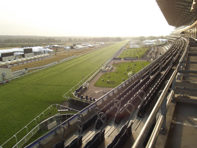 Main Straight and the Heath.