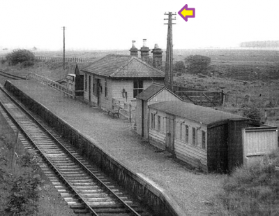 My assumption is the black rubber thing lying on the edge of the platform was originally as arrowed