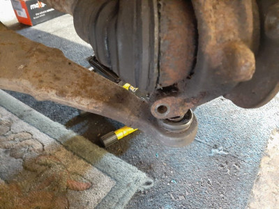 swivel1011.jpg (133.59 KiB) Viewed 61 times Lower swivel