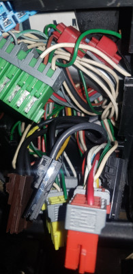 I suspect the power loss is from either the brown or black 2 way plug(s) but i could be wrong