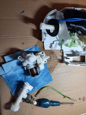 Temperature regular valve