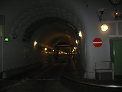 Mrs Bobins' work - Elbe Tunnel