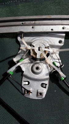 Cable ties holding spring - Own work