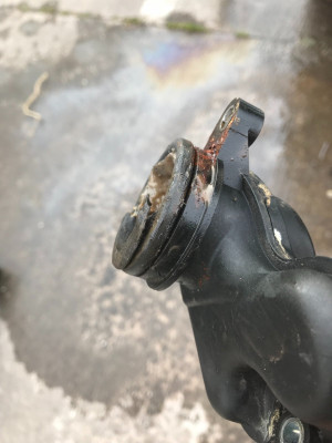 2.7 coolant inlet