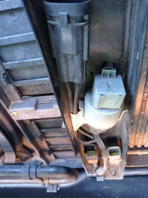 Connector of original fan