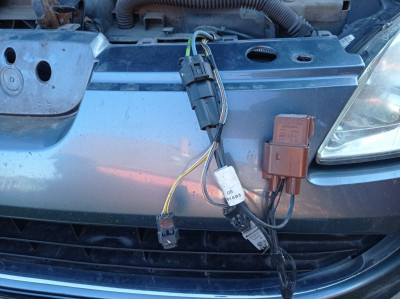 Reference fan connected to car's harness