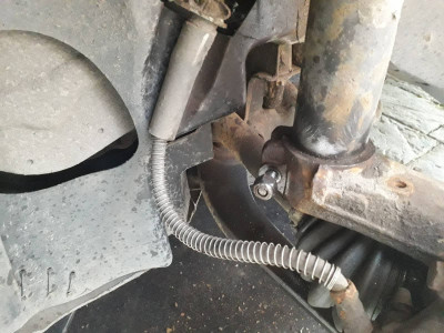 Strut bolt - close up