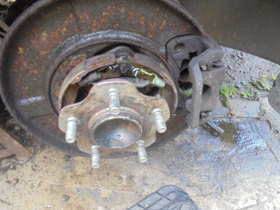 "handbrake" brake shoes