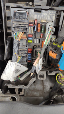 Fuse box plugs