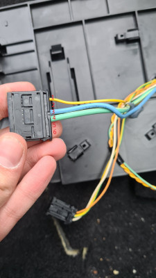 Connector_in_car.jpg