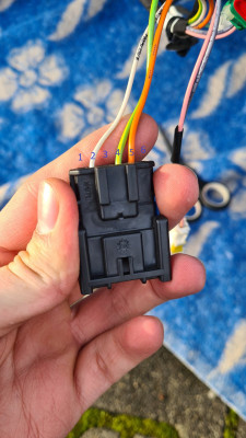 New_seat_connector.jpg