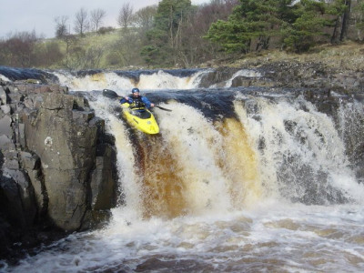 Low_Force_-_normal_line_in_moderate_water_-_geograph.org.uk_-_1187172.jpg