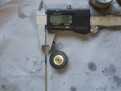 measuring the damper center hole confirms it's the same as the replacement regulator 1.8mm with '5 - 4' etched on.