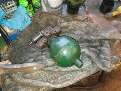 28 year old rear Hydractive 2 Regulator