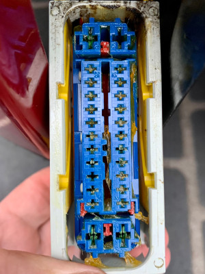 ABS ECU plug