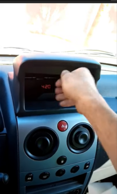 Peugeot Partner Modified Clock Display Mounting.png