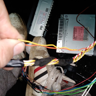 Yellow n orange wires hidden in speaker loom