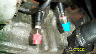 New R134a service ports fitted to rusted original ports - original valves untouched.