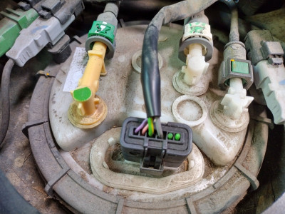 Fuel pickup connections