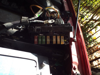 Fuse layout for MY C5.  F8 is missing as it was blown.