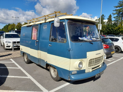 Pug van