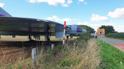 Vulcan-bomber-off-runway.jpg
