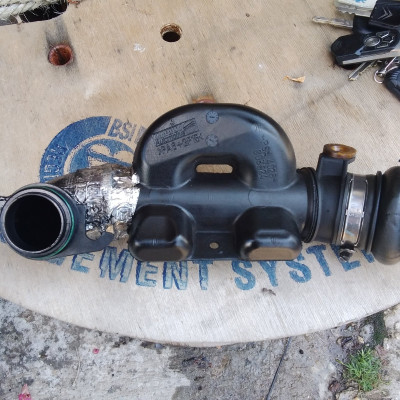 Broken bolt housing ...