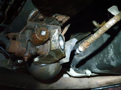 Immensely stuck (like everything on this car) but it removed!
