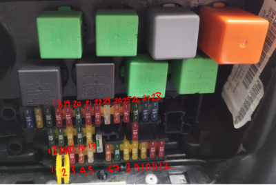 fuse box01.PNG
