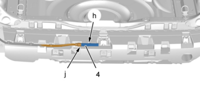 C4 Pic HF Boot Aerial.PNG