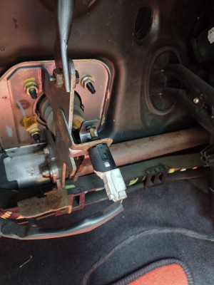 Brake light switch in normal position (behind glovebox)