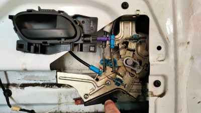 door lock mech.jpg