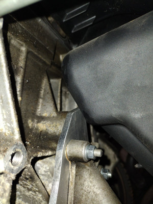 Interesting, the EW10J4 plastic inlet manifold does not clear it