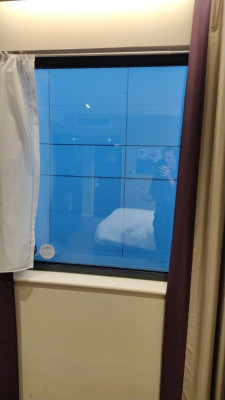 A flat featureless wall about 6 foot away from the glass!
