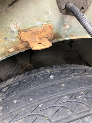 Skull’s - Rusty Wheel Arch Liner Bracket