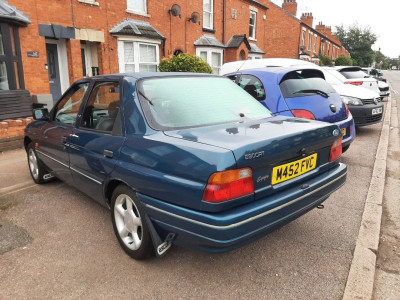 escort1.jpg