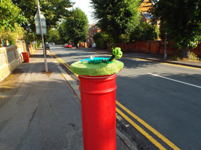 Post box topper, angle 1