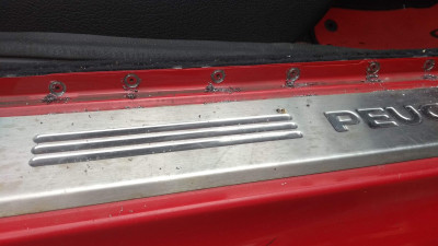 8 spot weld drill thing removed the fixings very well. Stainless sill plate is just stick pad on rear